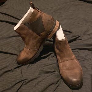 Sorel Women’s size 11 Emile Waterproof Chelsea Bootie in Cattail